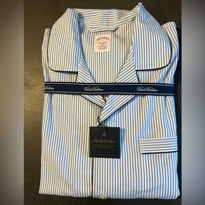 Brooks Brothers Pajamas, White & Blue Striped w Navy Blue Piping, Large, NWT.